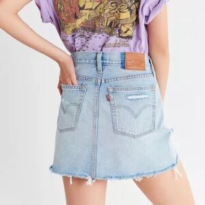 Levi’s Deconstructed Distressed Denim Mini Skirt Size 25